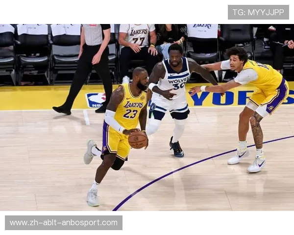 NBA战报湖人客场击败勇士詹姆斯强攻格林关键球制胜